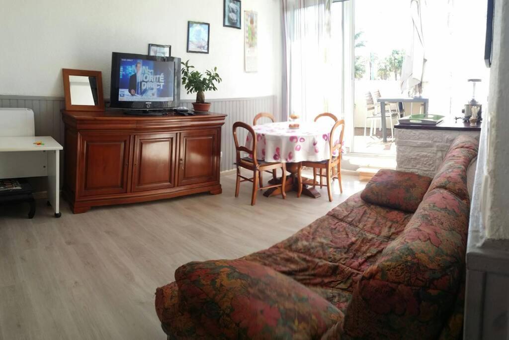 Апартаменти Beau T2 Climatise Avec Terrasse 100M Plage Сен-Сіпріян Екстер'єр фото
